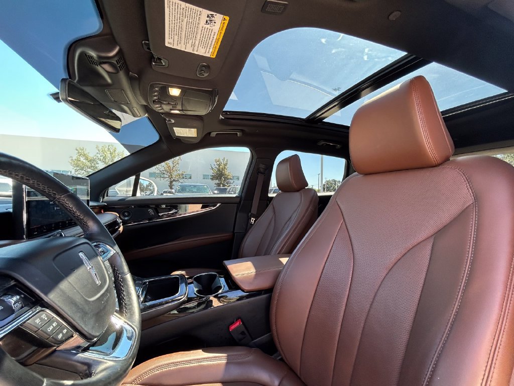 Used 2023 Lincoln Nautilus Reserve w/ Luxury Package AWD/4WD image 12