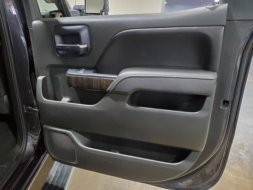 Used 2016 GMC Sierra 1500 Denali w/ Denali Ultimate Package AWD/4WD image 22