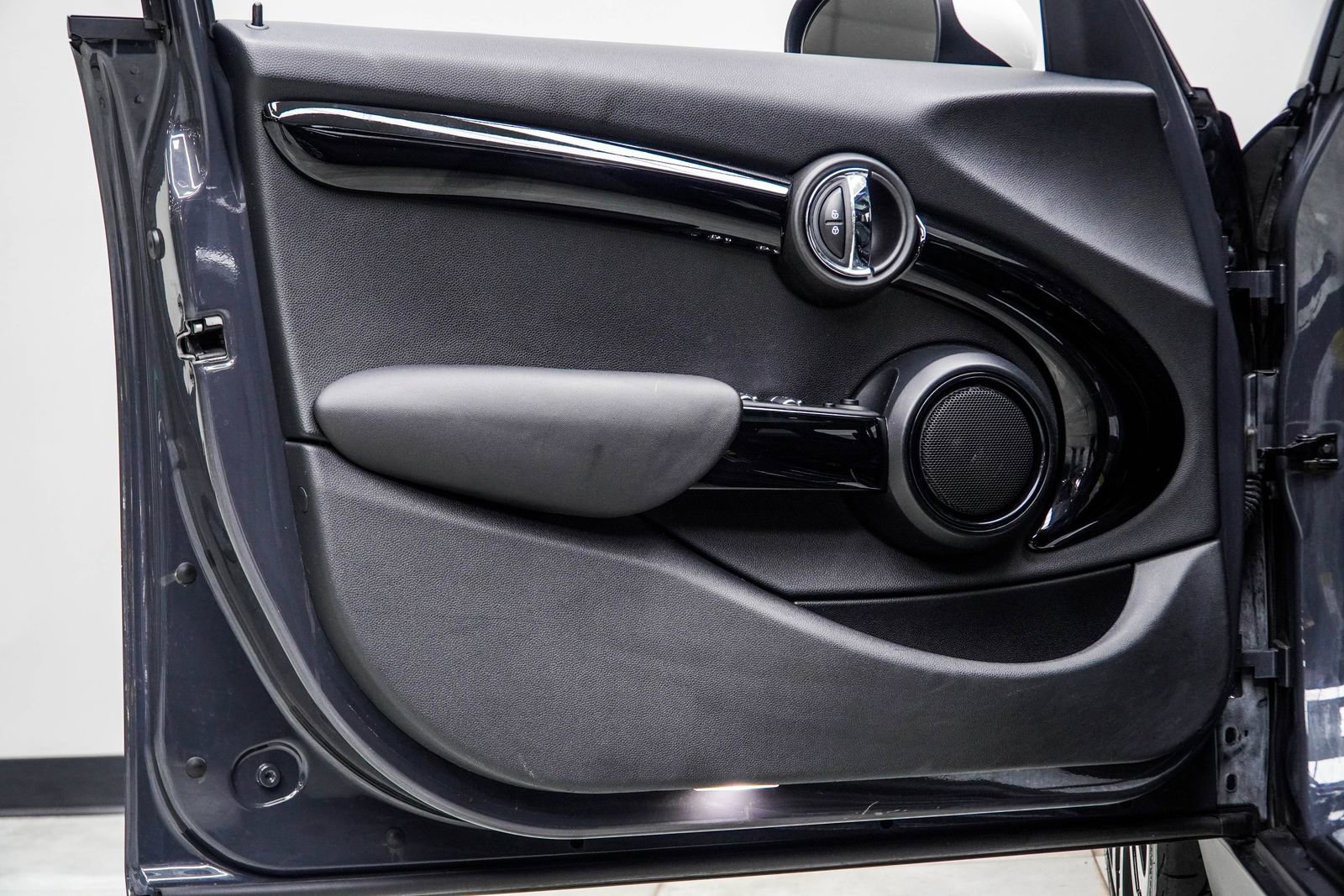 Used 2019 MINI Cooper S image 29