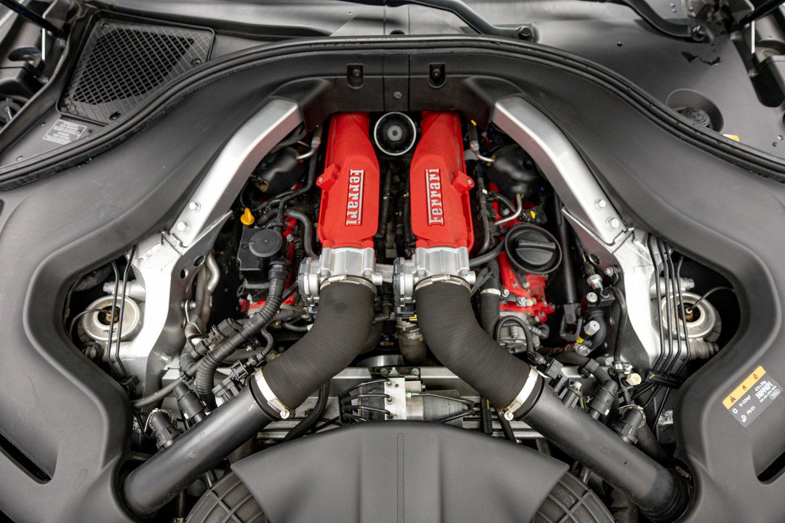 Used 2019 Ferrari Portofino RWD image 36