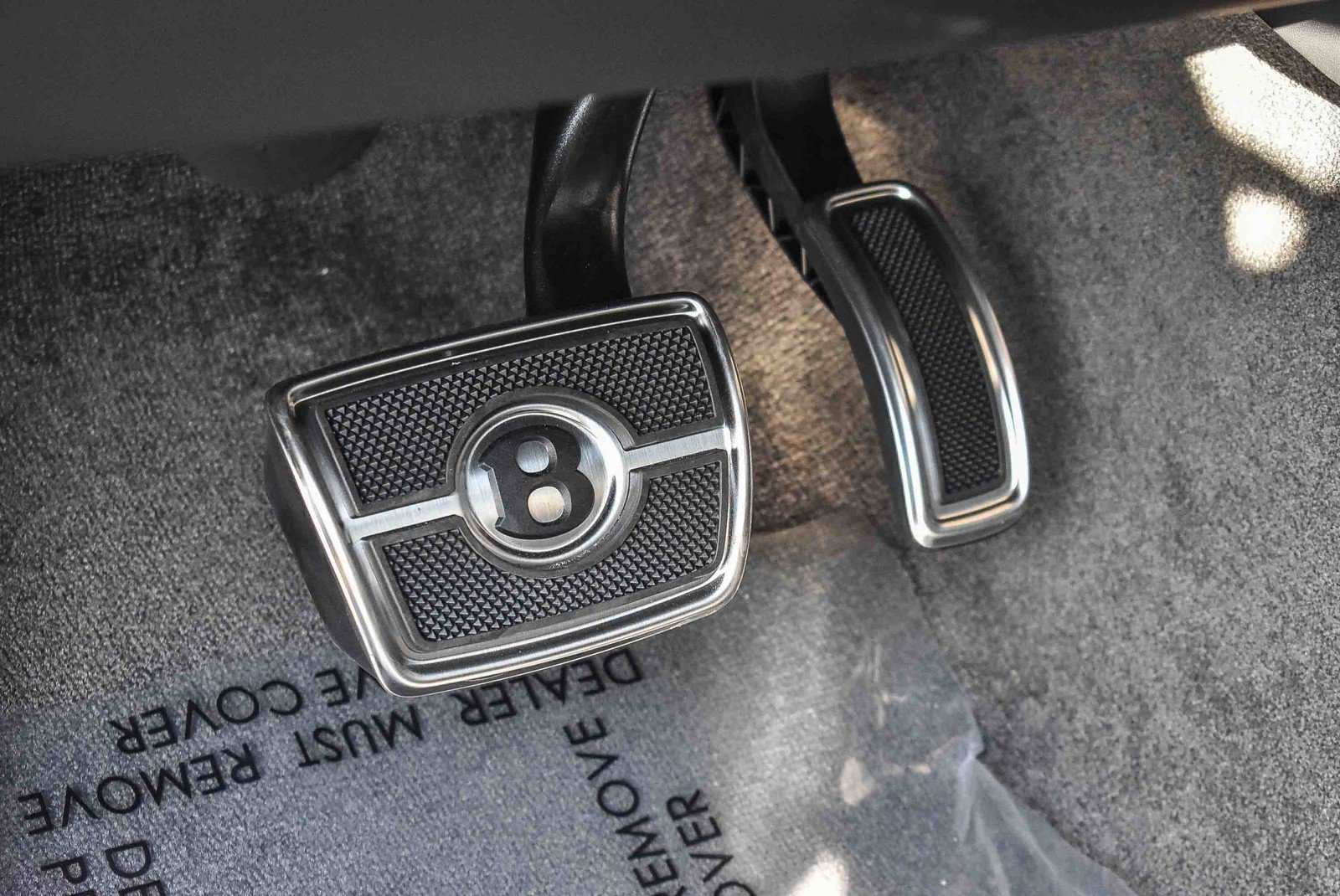 Used 2025 Bentley Bentayga Extended Wheelbase image 27