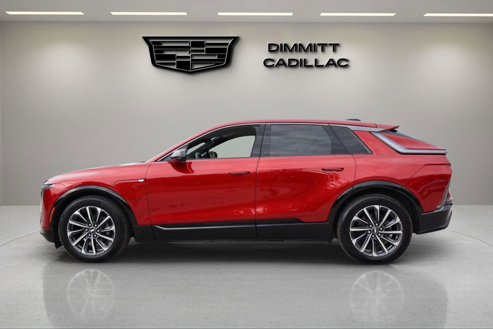 Used 2024 Cadillac Lyriq Sport w/ Nappa Leather Package AWD/4WD image 2