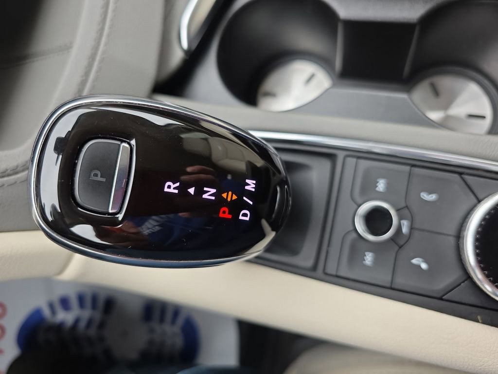 Used 2021 Cadillac XT5 Premium Luxury image 17