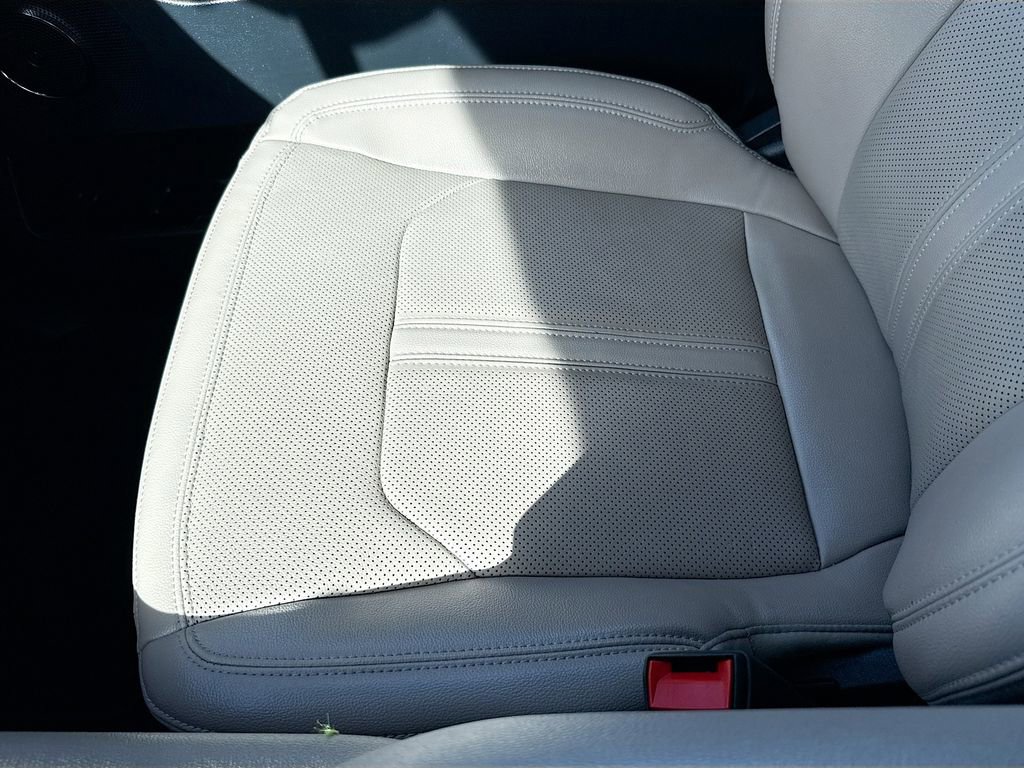 Used 2023 Ford Expedition Limited AWD/4WD image 22