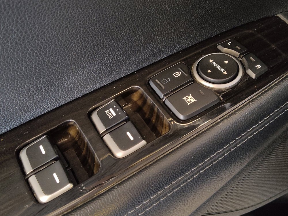 Used 2019 Kia Sorento L FWD image 27
