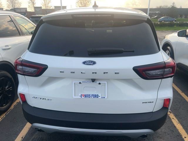Used 2023 Ford Escape Active w/ Tech Pack #2 AWD/4WD image 3