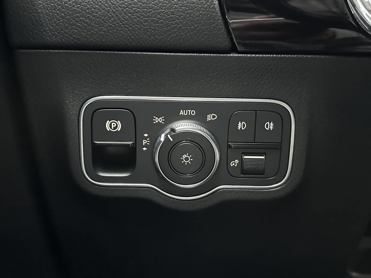 Used 2021 Mercedes-Benz GLA 250 4MATIC image 25