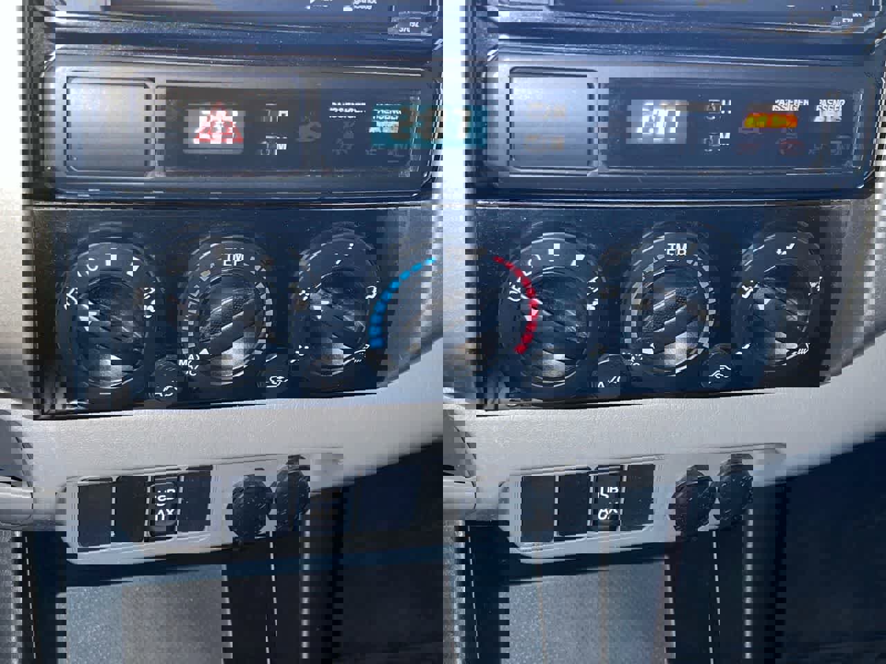 Used 2014 Toyota Tacoma 4x4 Double Cab w/ TRD Sport Package image 19