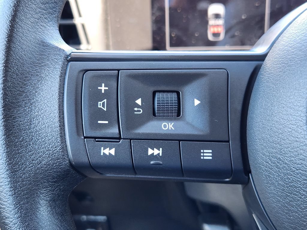 Certified 2025 Nissan Kicks SV AWD/4WD image 21