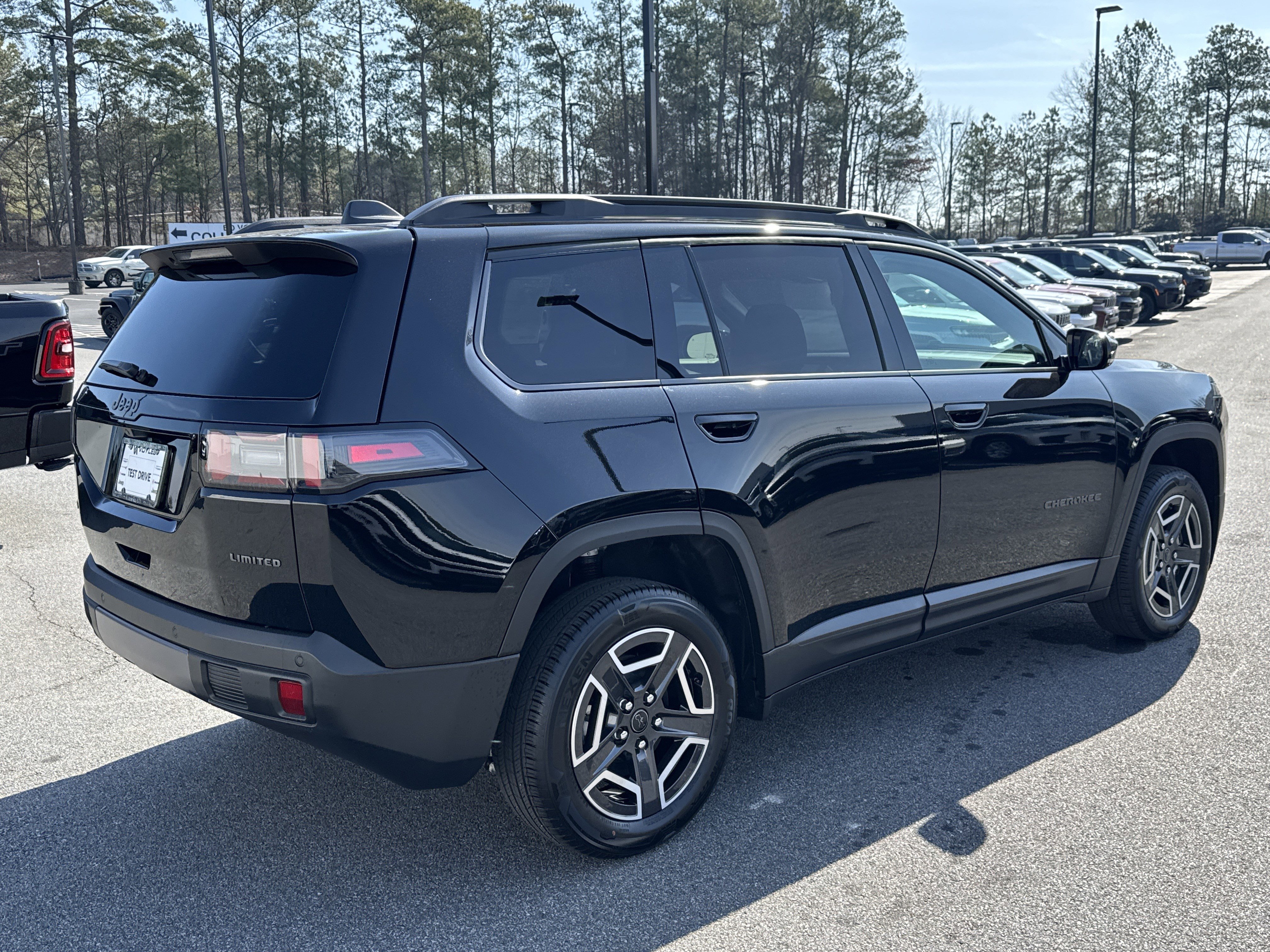New 2026 Jeep Cherokee Limited AWD/4WD image 3