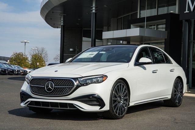 New 2026 Mercedes-Benz E 450 4MATIC Sedan image 3