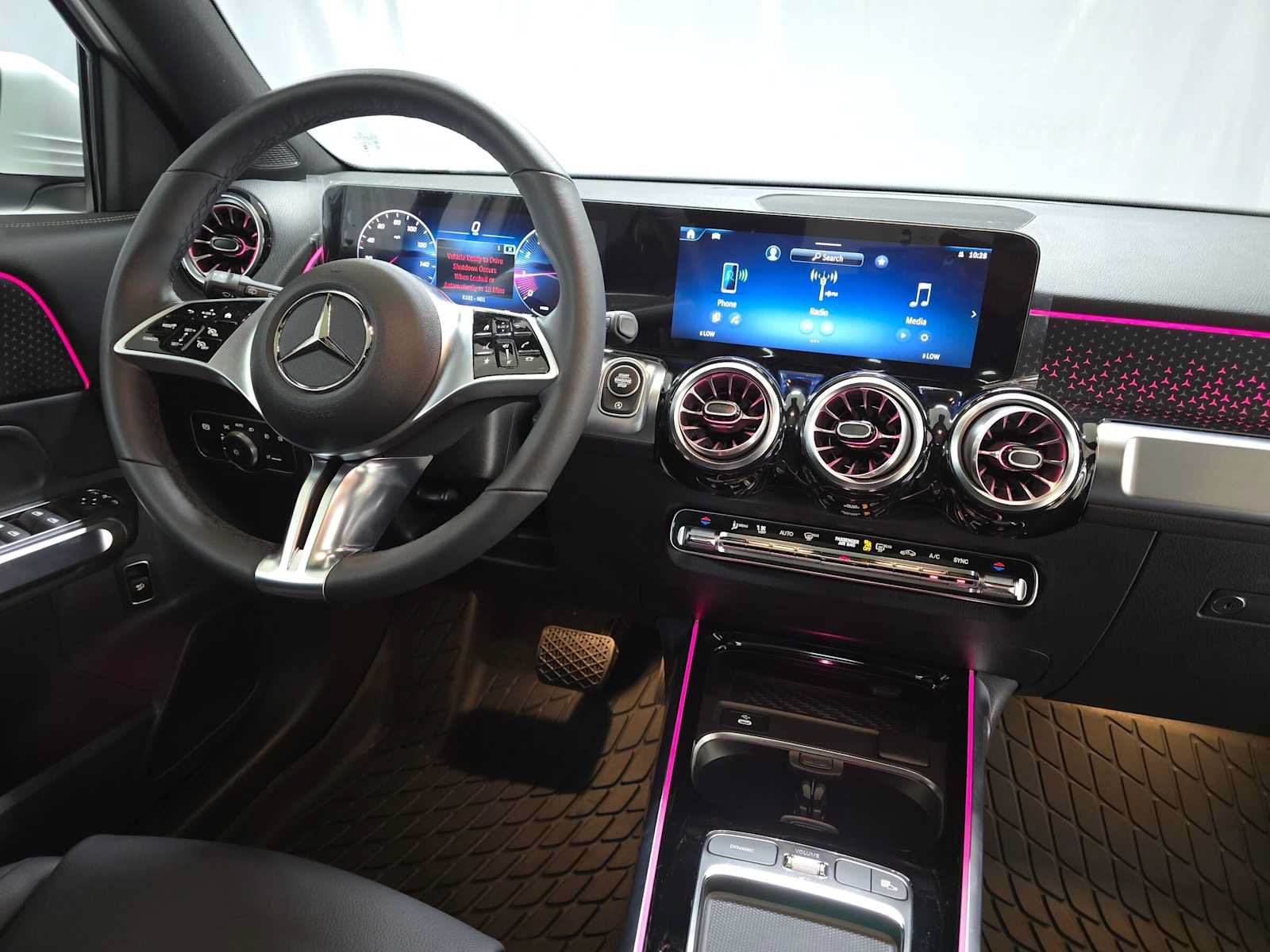 Used 2026 Mercedes-Benz GLB 250 4MATIC image 11
