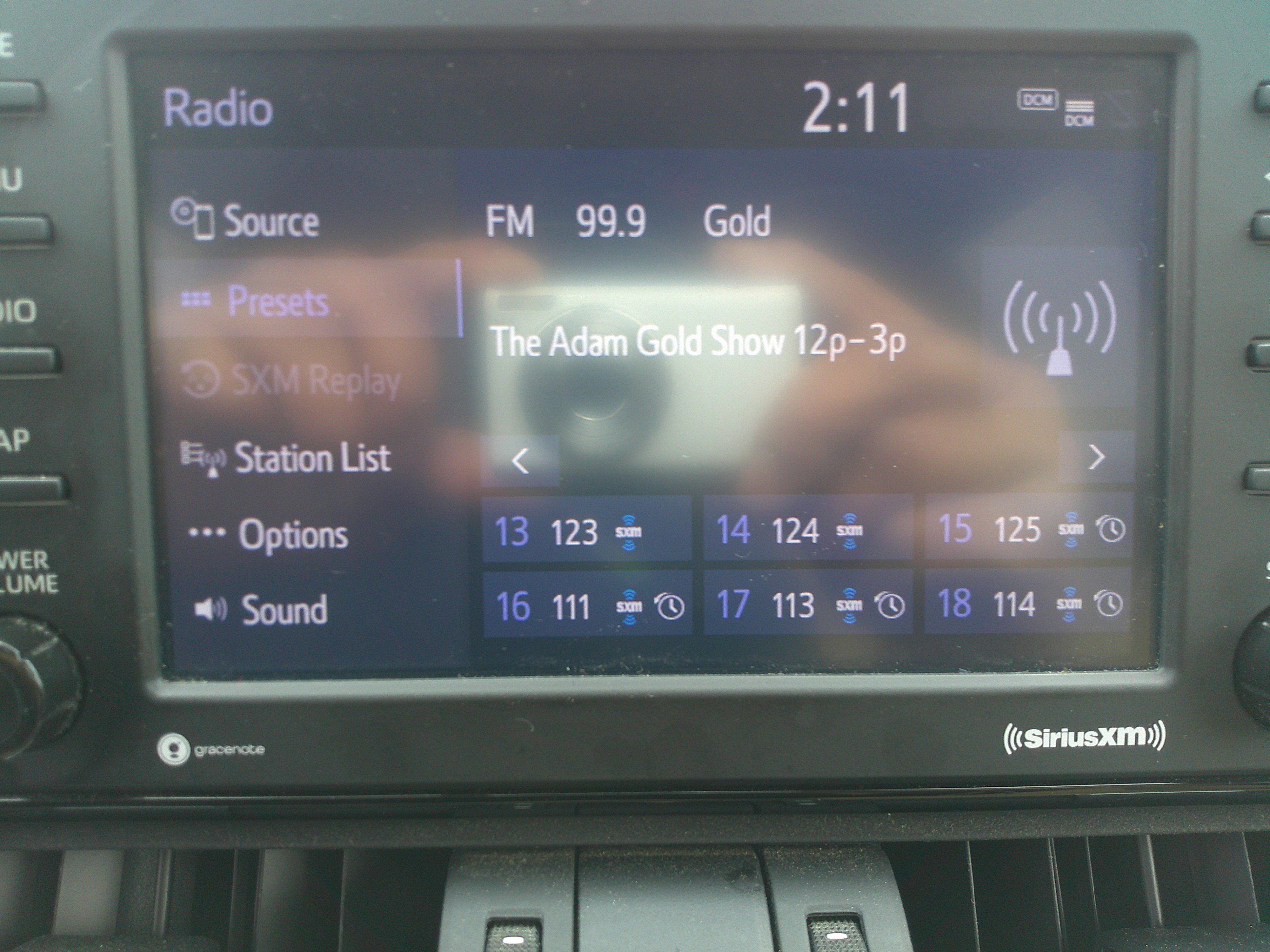 Used 2021 Toyota RAV4 XLE Premium image 38