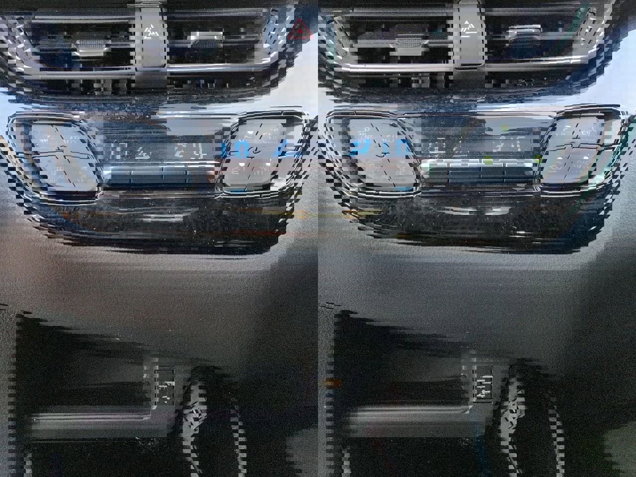 Used 2021 Toyota C-HR XLE image 18