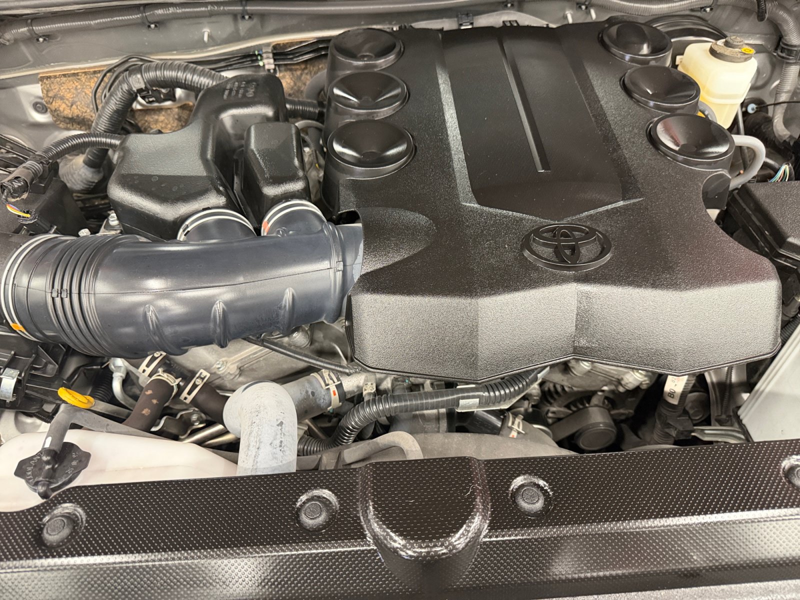 Used 2024 Toyota 4Runner Limited RWD image 32
