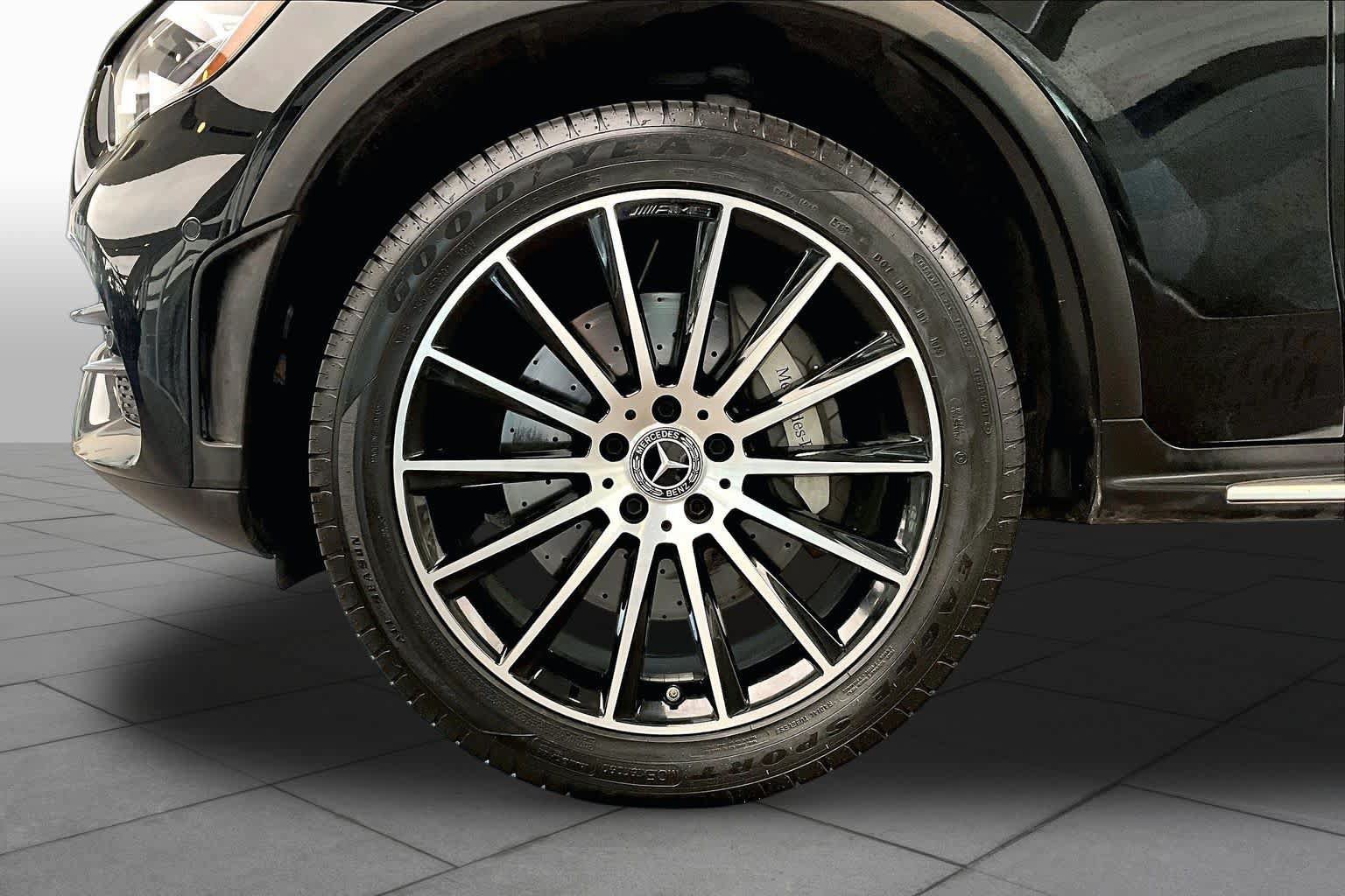 Used 2023 Mercedes-Benz GLC 300 4MATIC Coupe image 11