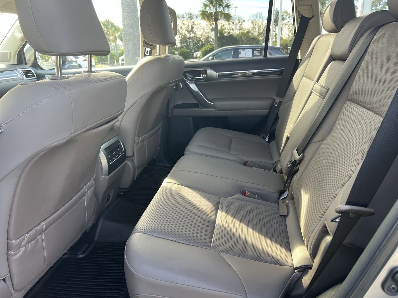 Used 2022 Lexus GX 460 Premium w/ Premium Plus Package AWD/4WD image 32
