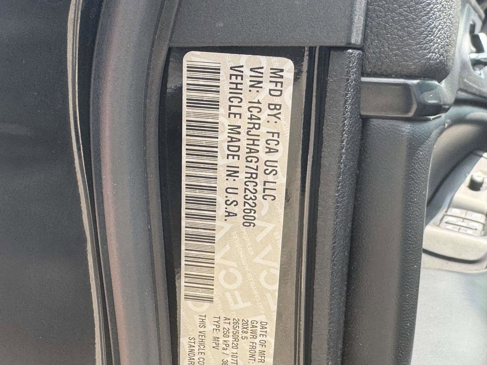 Used 2024 Jeep Grand Cherokee Altitude AWD/4WD image 32