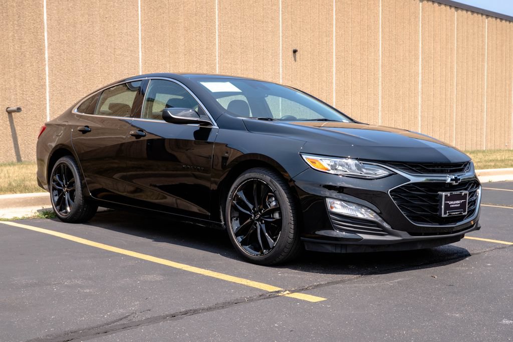 Used 2023 Chevrolet Malibu LT w/ Midnight Edition FWD image 2