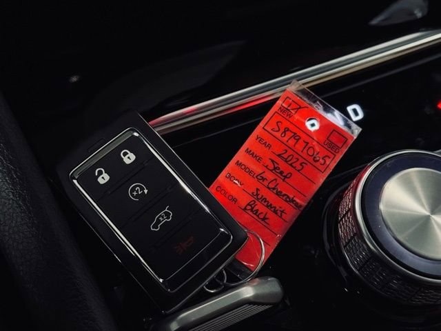 New 2025 Jeep Grand Cherokee Summit w/ Adv Protech Group IV image 40