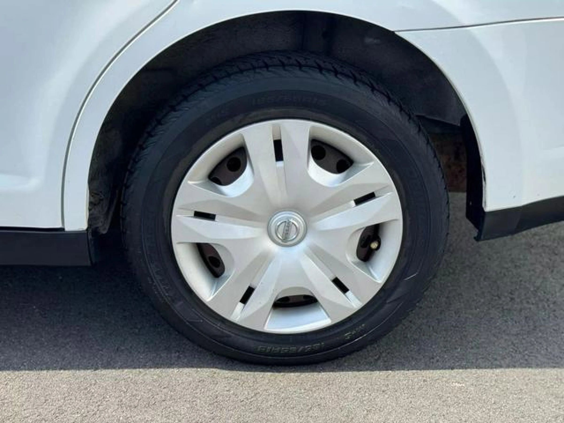 Used 2011 Nissan Versa 1.8 S image 13