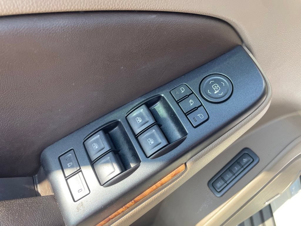 Used 2015 Chevrolet Suburban LTZ AWD/4WD image 12