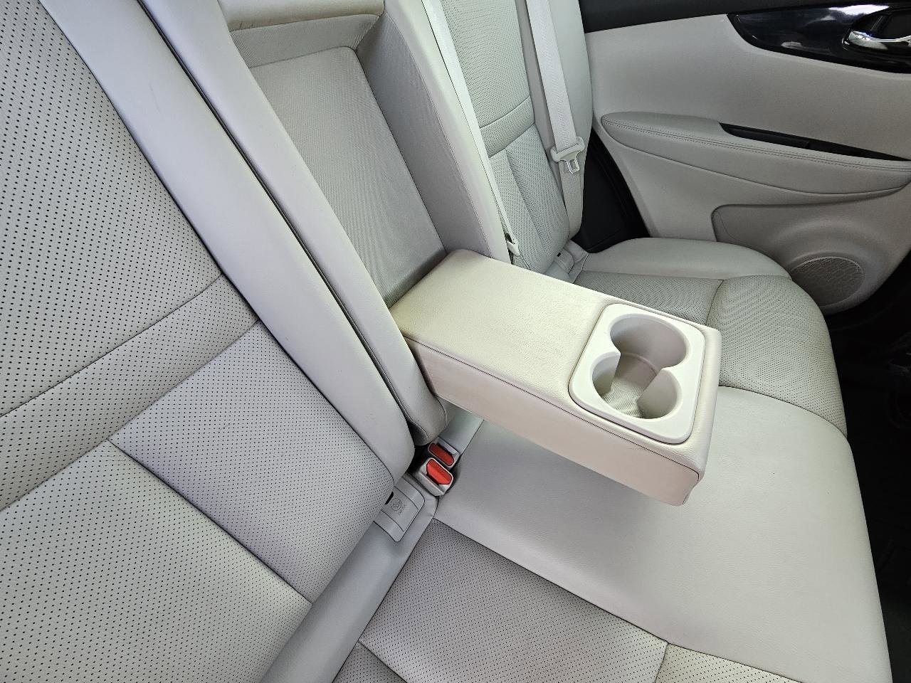 Used 2019 Nissan Rogue Sport SL w/ Premium Package image 28