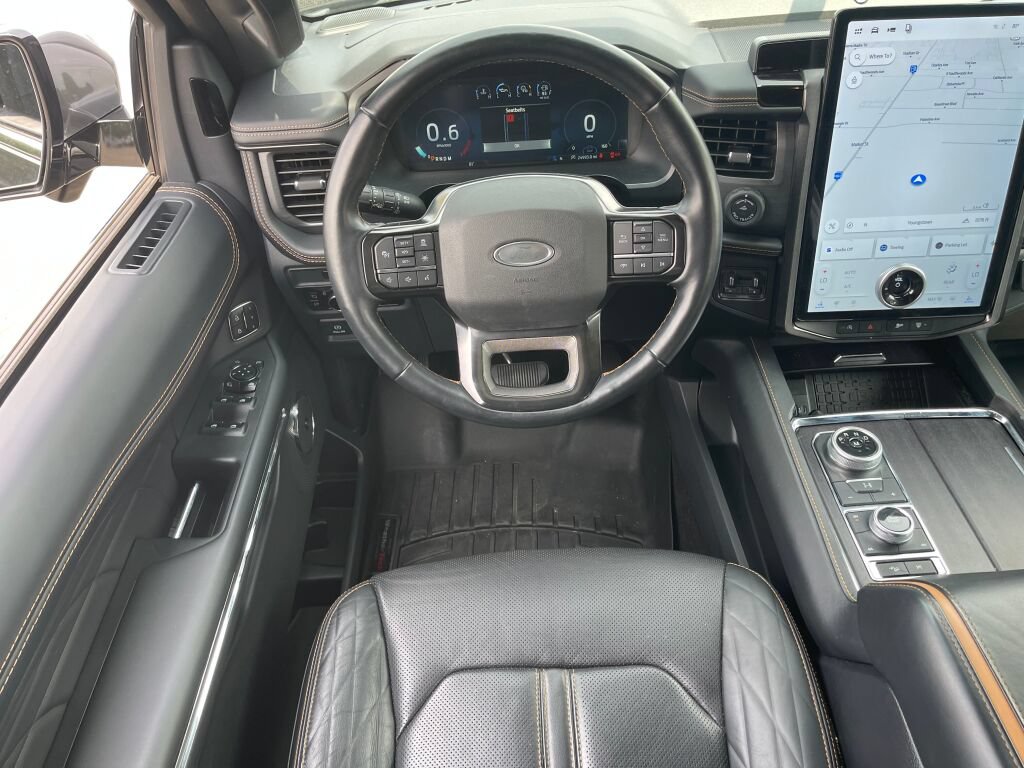 Used 2023 Ford Expedition Platinum AWD/4WD image 2