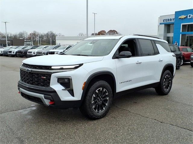 New 2026 Chevrolet Traverse Z71 w/ Enhanced Driving Package image 3