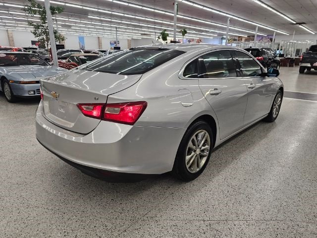 Used 2016 Chevrolet Malibu LT image 4