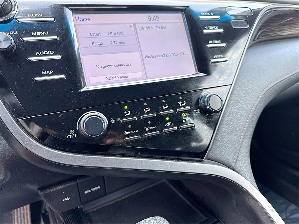 Used 2020 Toyota Camry LE image 15