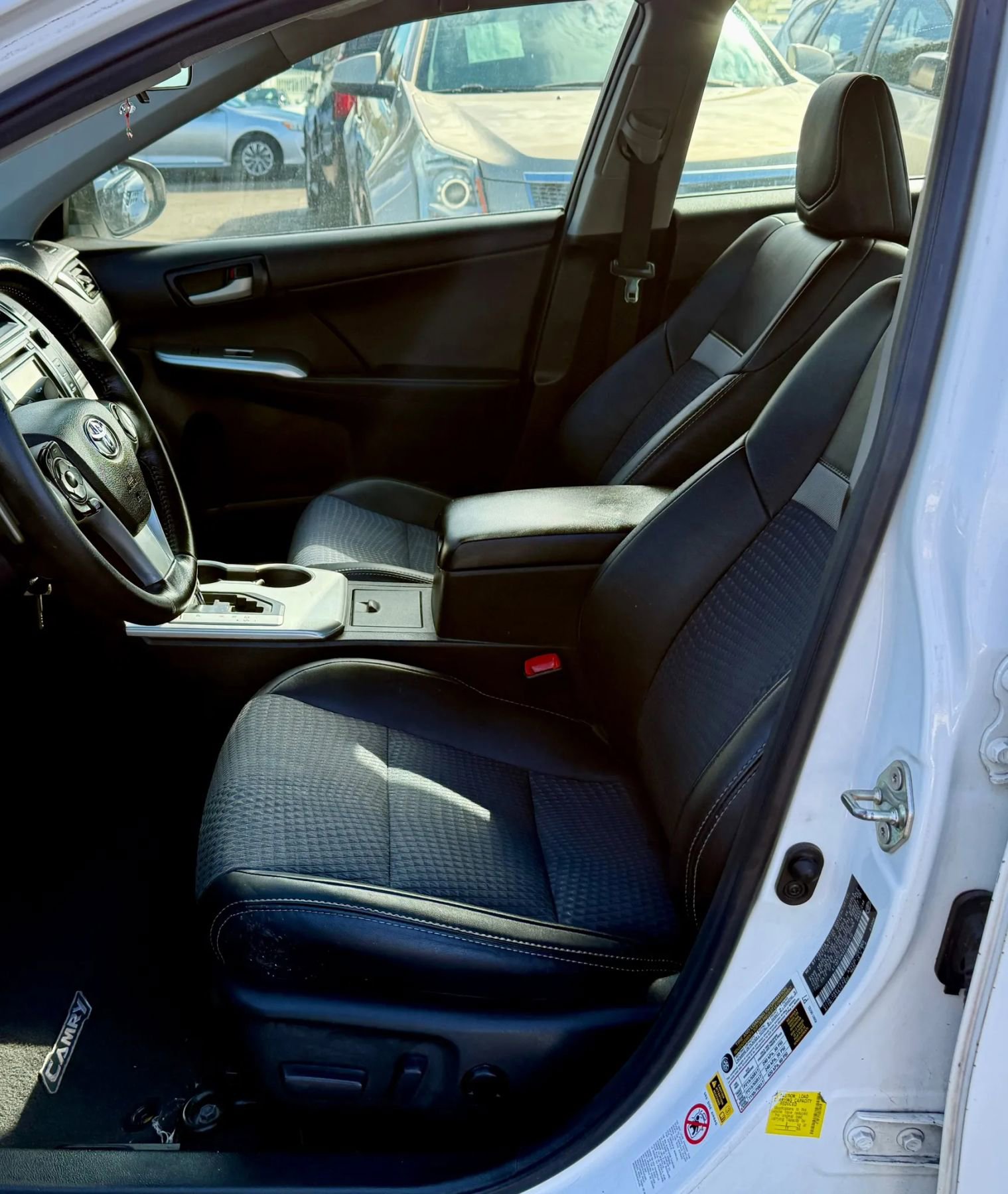 Used 2014 Toyota Camry SE image 11