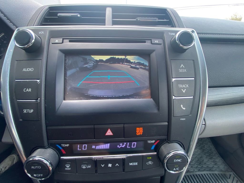 Used 2016 Toyota Camry LE image 21