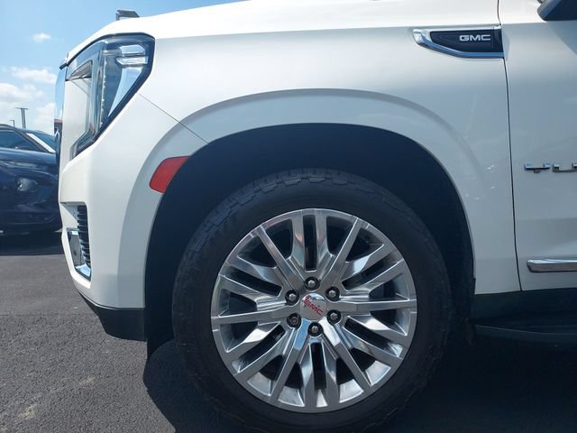 Used 2023 GMC Yukon XL SLT AWD/4WD image 16
