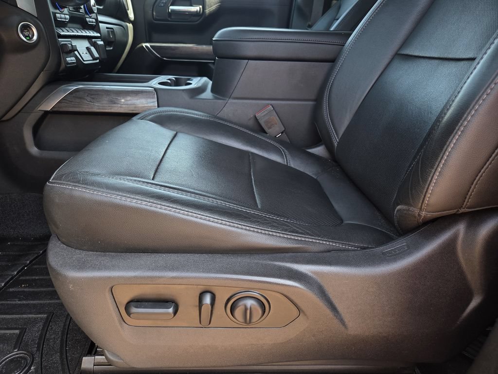 Used 2019 Chevrolet Silverado 1500 LTZ w/ LTZ Plus Package AWD/4WD image 16
