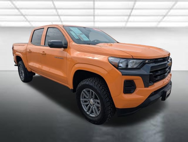 Used 2025 Chevrolet Colorado LT w/ Advanced Trailering Package RWD image 1