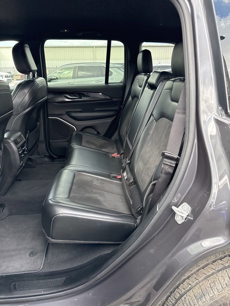 Used 2022 Jeep Grand Cherokee Altitude image 16