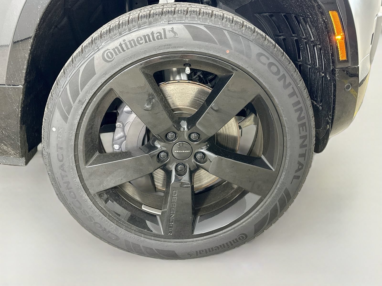New 2026 Land Rover Defender 130 X-Dynamic SE AWD/4WD image 10