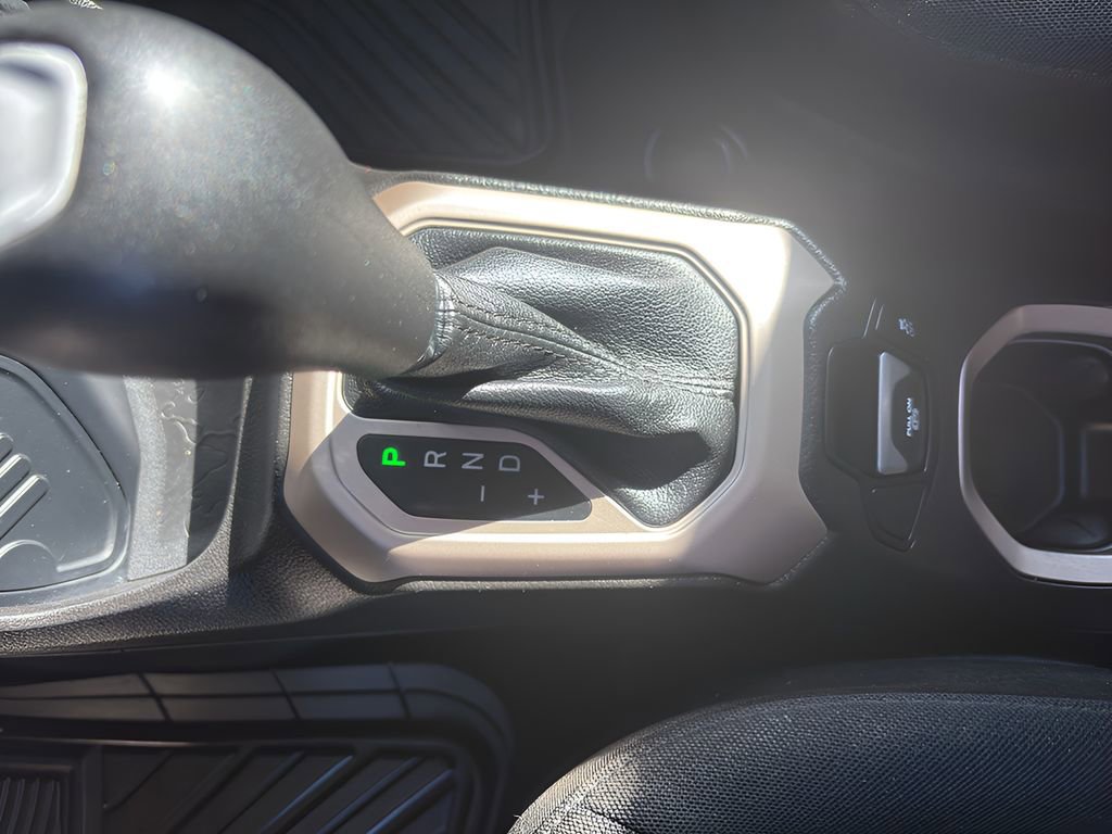 Used 2017 Jeep Renegade Latitude FWD image 18