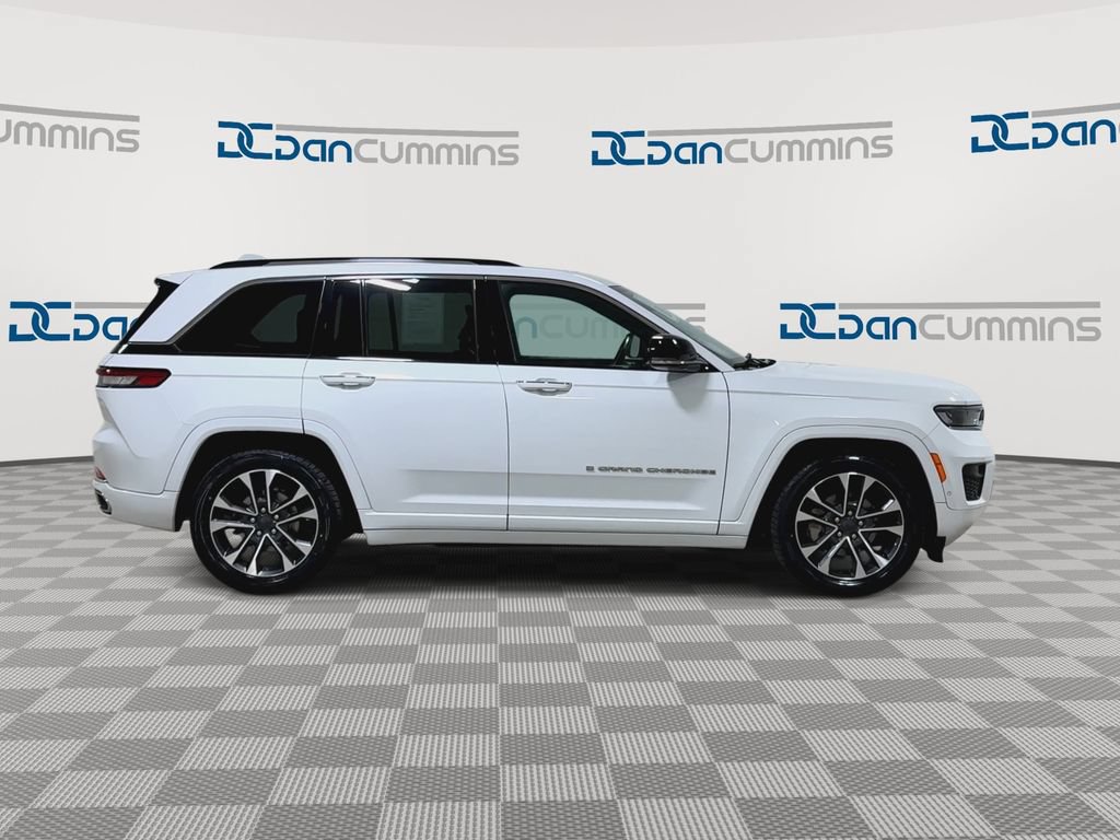 Used 2022 Jeep Grand Cherokee Overland w/ Luxury Tech Group IV AWD/4WD image 9