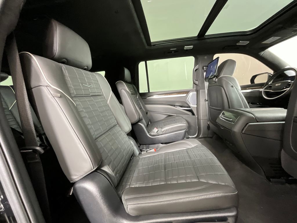 Used 2025 Cadillac Escalade ESV Sport Platinum image 23