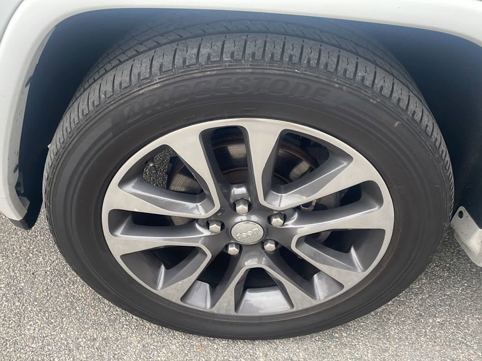 Used 2017 Jeep Grand Cherokee Overland AWD/4WD image 22