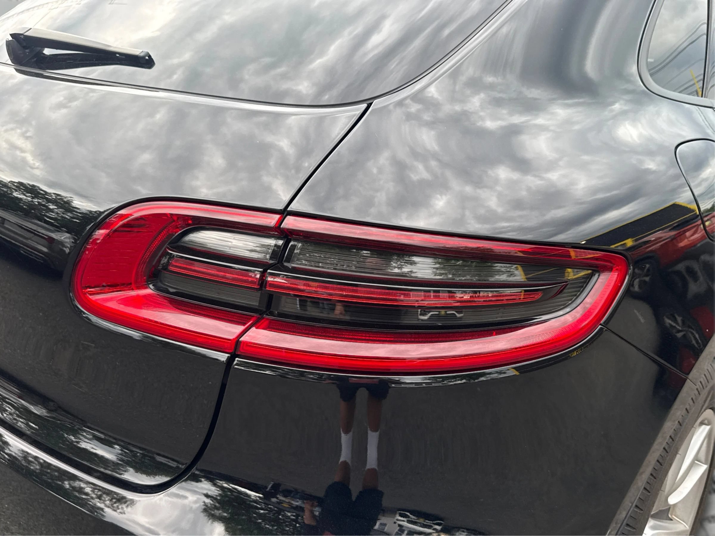 Used 2018 Porsche Macan Sport Edition AWD/4WD image 27