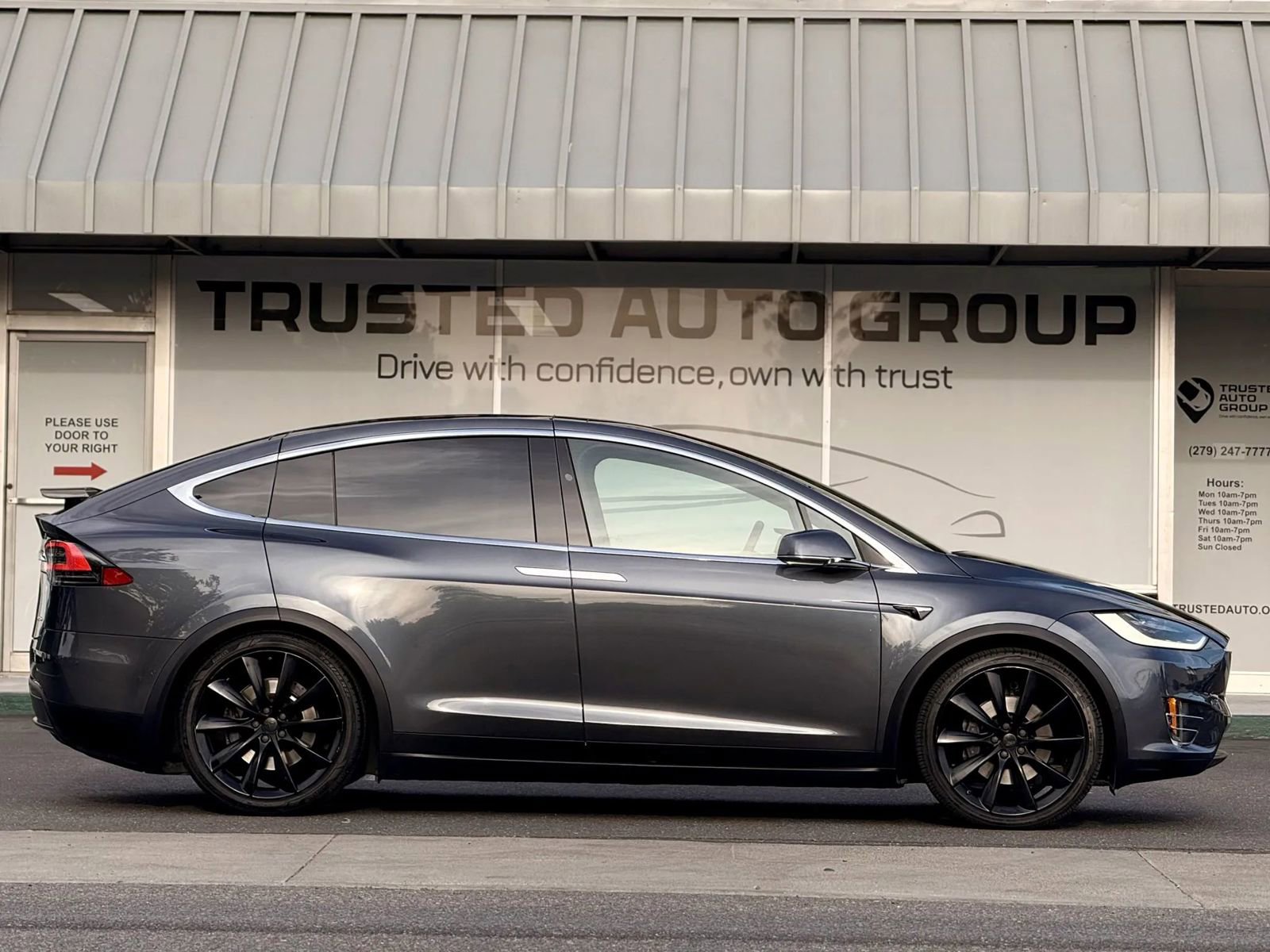 Used 2016 Tesla Model X 90D image 5