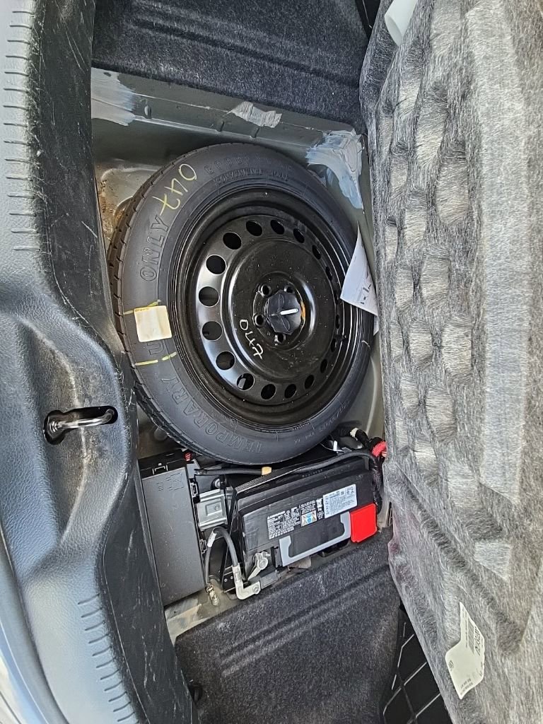 Used 2018 Chrysler 300 Touring w/ Sport Appearance Package image 38