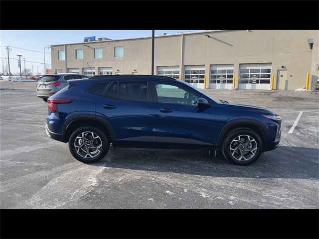 Certified 2024 Chevrolet Trax LT w/ Driver Confidence Package image 9