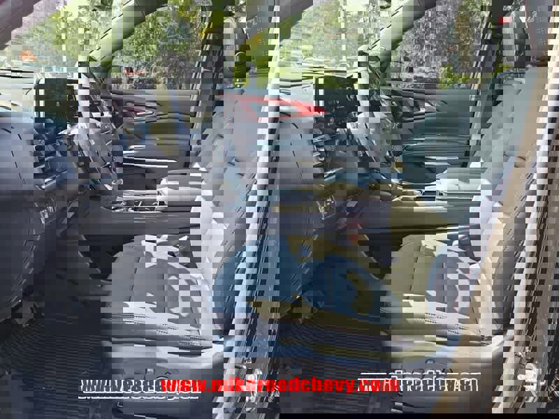 New 2026 Chevrolet Traverse Z71 w/ Enhanced Driving Package image 5