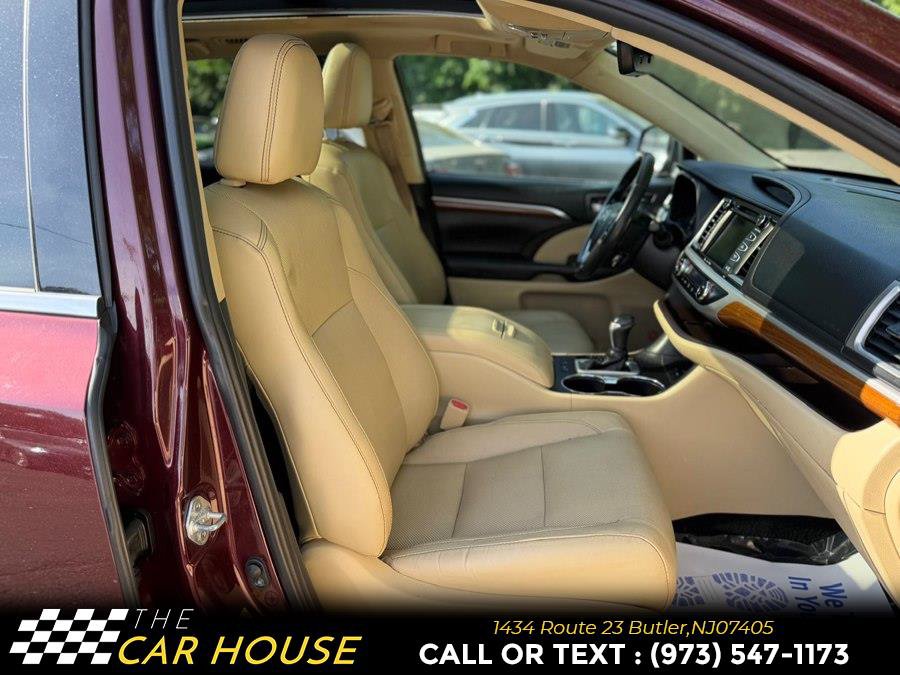 Used 2019 Toyota Highlander Limited Platinum FWD image 25