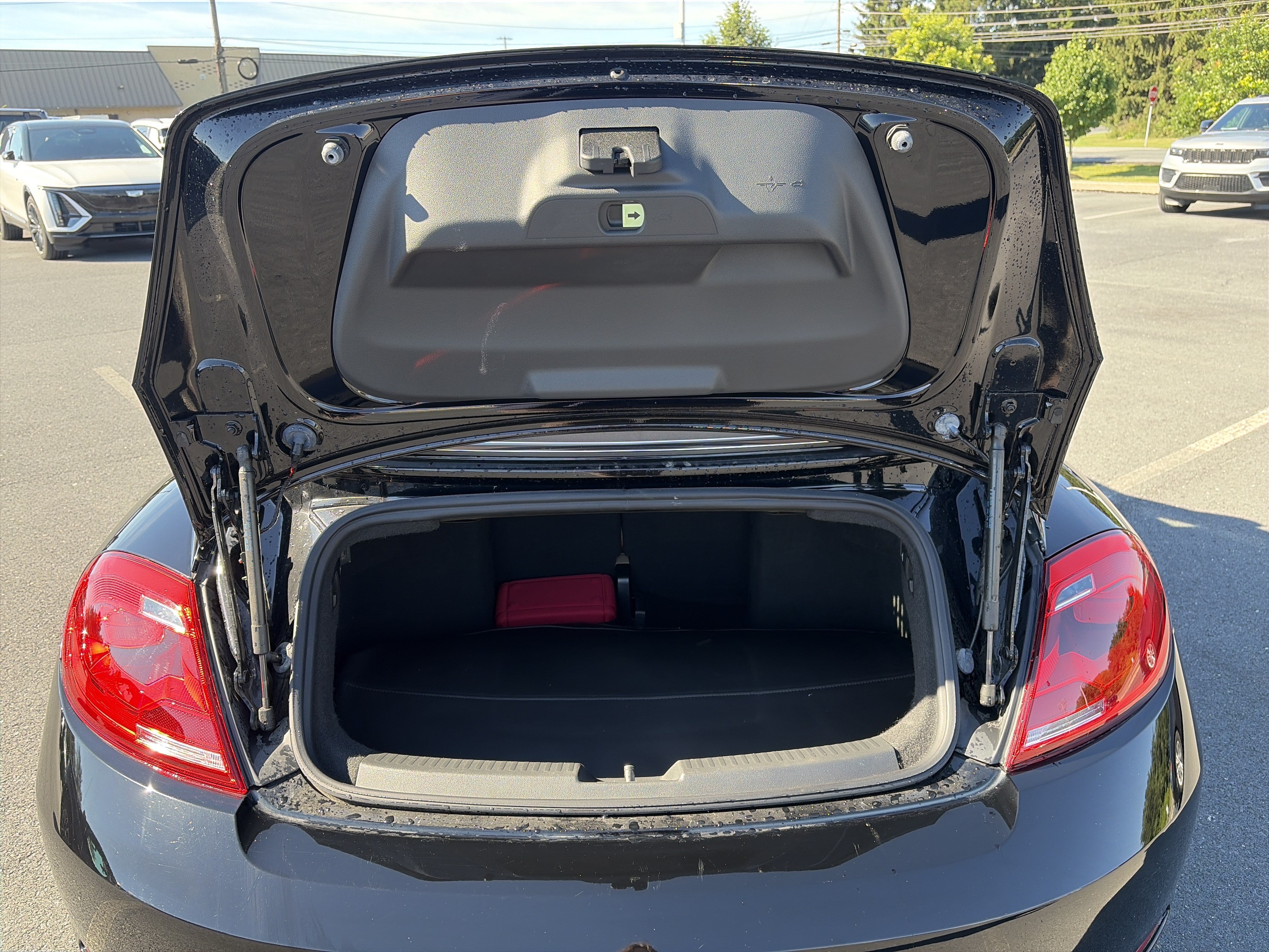 Used 2013 Volkswagen Beetle 2.5 FWD image 21