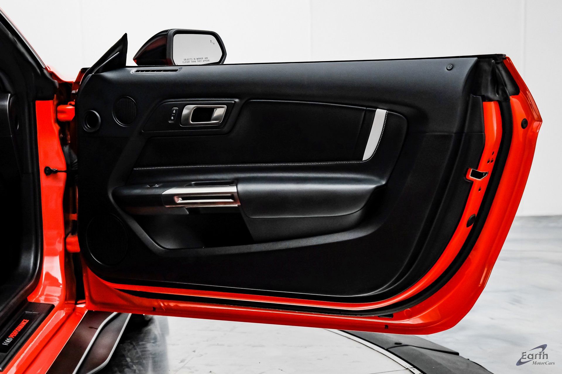 Used 2022 Ford Mustang Shelby GT500 w/ Technology Package image 87